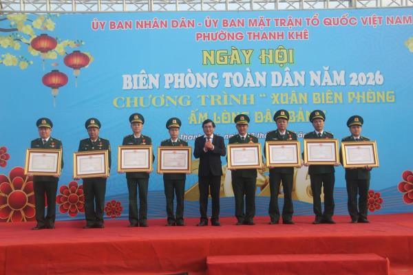 Sôi nổi Ngày hội Biên phòng toàn dân và Chương trình Xuân Biên phòng-Ấm lòng dân bản
