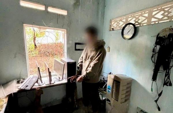 Khuân trộm đồ về nhà giấu