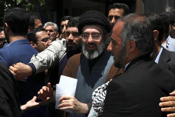 Con trai cố lãnh tụ Ali Khamenei trở thành Lãnh tụ tối cao mới của Iran