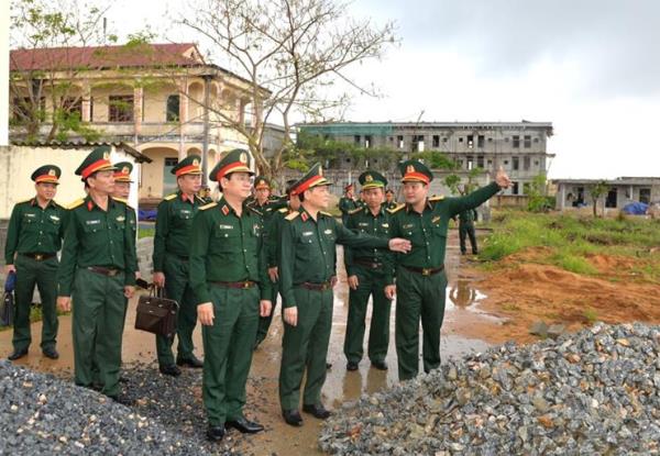 Thượng tướng Phạm Trường Sơn kiểm tra công tác chuẩn bị thành lập Trường Thiếu sinh quân khu vực miền Trung