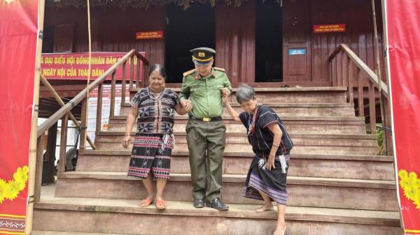 Điểm tựa vùng biên trong Ngày Hội non sông