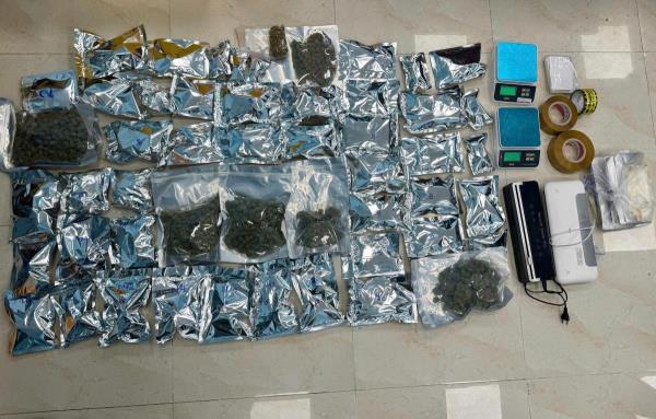 Triệt phá đường dây mua bán cần sa qua mạng xã hội