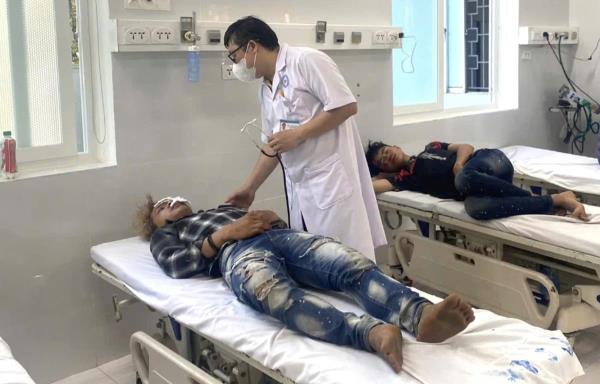 Va chạm xe máy, 5 người thương vong