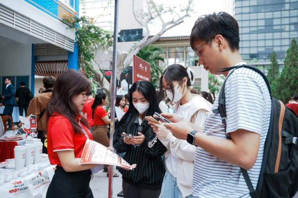 Sôi động Ngày hội việc làm logistics VALOMA 2026 tại Trường Đại học Kinh tế Đà Nẵng