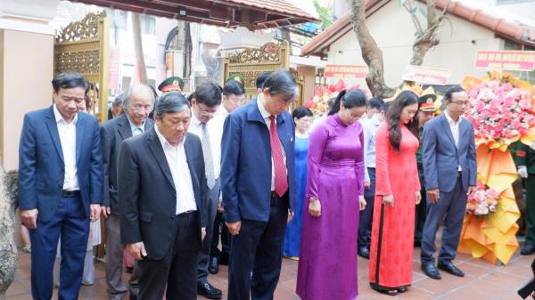 Lãnh đạo Đà Nẵng dâng hương tưởng niệm 100 năm ngày mất nhà yêu nước Phan Châu Trinh