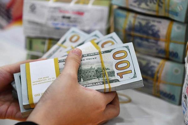 Tỷ giá USD: Ngân hàng Nhà nước và chợ đen đồng loạt tăng mạnh