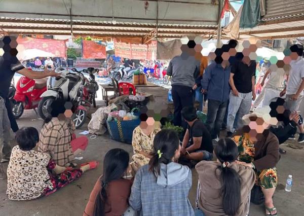 Không chịu từ bỏ đỏ đen