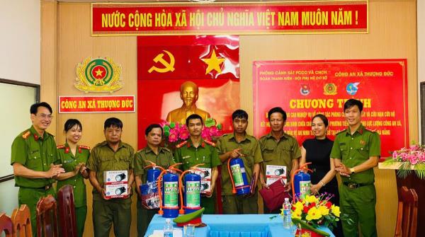 Đồng hành cùng Công an xã và lực lượng bảo vệ ANTT cơ sở