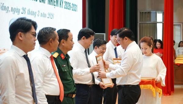 Đà Nẵng khen thưởng tập thể, cá nhân có thành tích xuất sắc trong công tác bầu cử