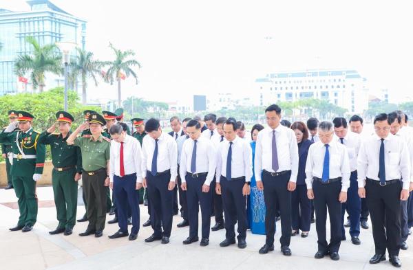 Lãnh đạo thành phố Đà Nẵng dâng hương tri ân, tưởng niệm các anh hùng liệt sĩ