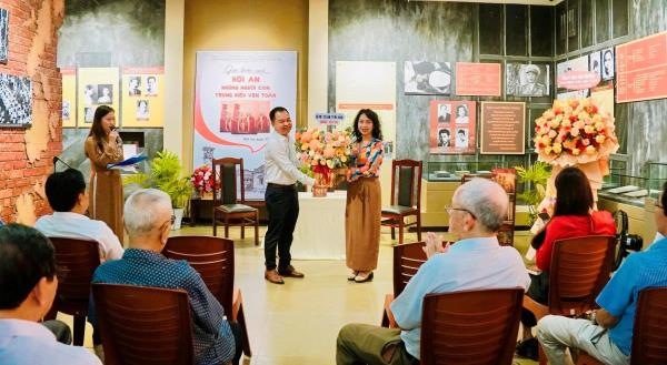 Ra mắt sách Hội An - Những người con trung hiếu vẹn toàn