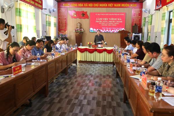 Đi từng ngõ, gõ từng nhà, rà từng hộ nhằm ngăn chặn tình trạng ngộ độc do món cá ủ chua