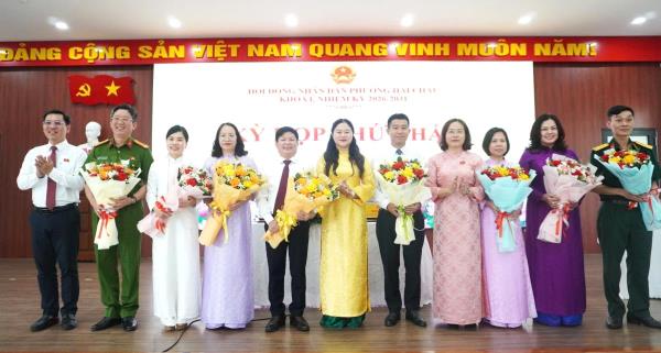 Bà Cao Thị Huyền Trân, ông Nguyễn Văn Duy giữ chức Chủ tịch HĐND và Chủ tịch UBND phường Hải Châu