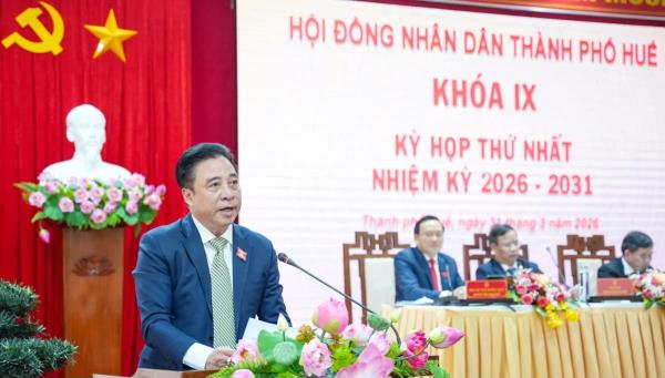 Ông Nguyễn Khắc Toàn tái đắc cử Chủ tịch UBND TP Huế với 100% phiếu tán thành