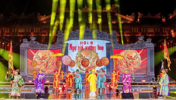 Đêm thơ ngự chế thắp sáng Ngọ Môn rằm tháng Giêng