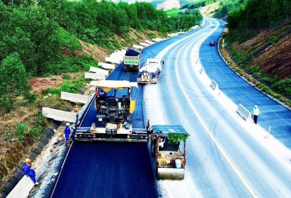 Đẩy nhanh tiến độ thi công Dự án mở rộng cao tốc La Sơn – Túy Loan