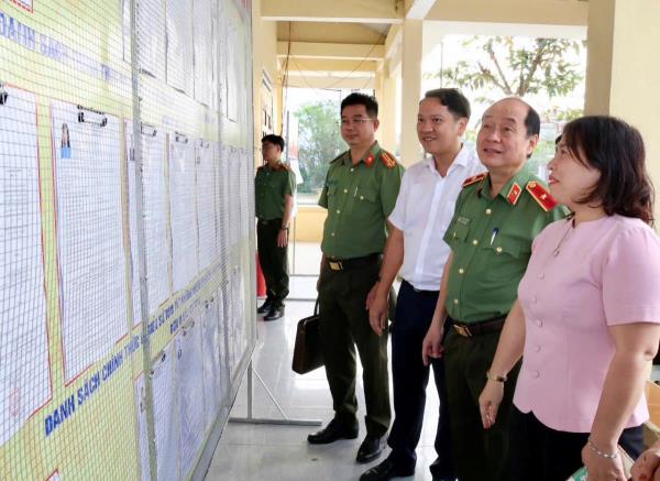 Công an cơ sở chủ động bảo đảm an ninh trật tự cho ngày hội bầu cử