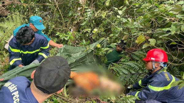 Điều tra vụ xe tải lao xuống vực