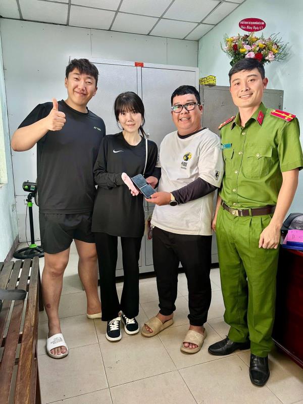 Trả lại tài sản cho người đánh rơi