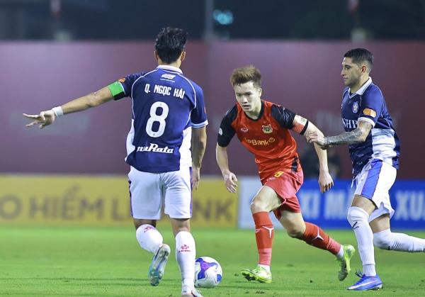 Vòng 15 V-League 2025/26: Công an Hà Nội hết bất bại