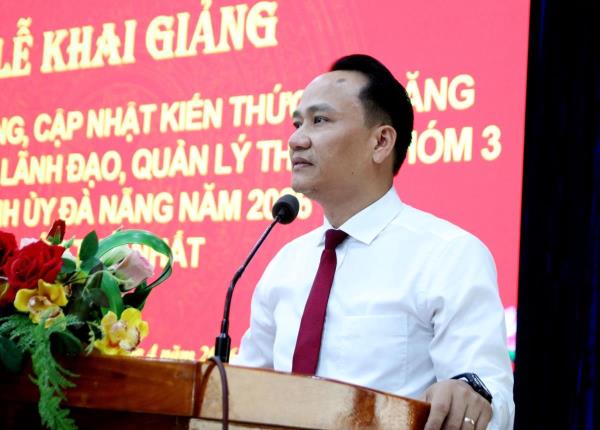 80 bí thư, phó bí thư đảng ủy các phường, xã được bồi dưỡng kiến thức, kỹ năng lãnh đạo, quản lý nhóm 3