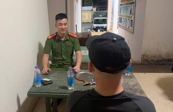 Ngăn nam thanh niên định tự tử