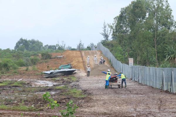 Không để tình trạng cản trở làm ảnh hưởng tiến độ dự án Nhà máy Lọc dầu Dung Quất