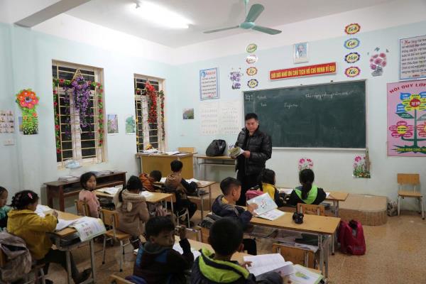 NHỮNG LỚP HỌC MIỄN PHÍ MIỀN BIÊN VIỄN