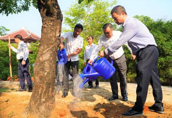 Ủy viên Bộ Chính trị Trần Sỹ Thanh tri ân các thế hệ cán bộ kiểm tra Khu ủy Khu V