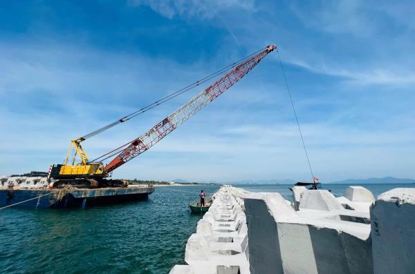 Tăng tốc hoàn thành tuyến đê ngầm gần 1.000 tỷ đồng trước mùa mưa