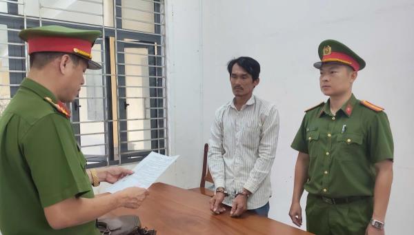 Khởi tố, bắt tạm giam 2 vợ chồng xâm phạm chỗ ở của người khác