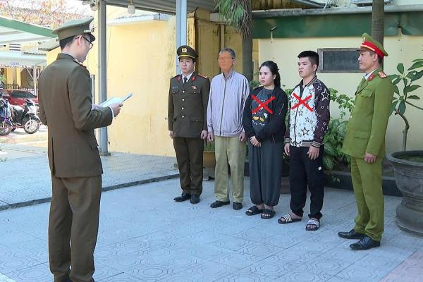 Khởi tố nhóm đối tượng cho vay lãi nặng trên không gian mạng tại Huế
