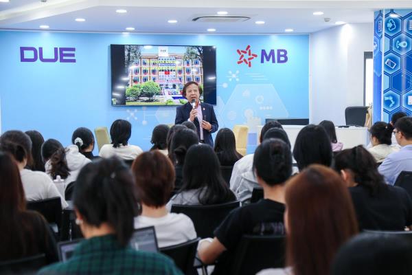 Sinh viên tiếp cận tư duy khởi nghiệp từ tài nguyên bản địa đến tài sản trí tuệ