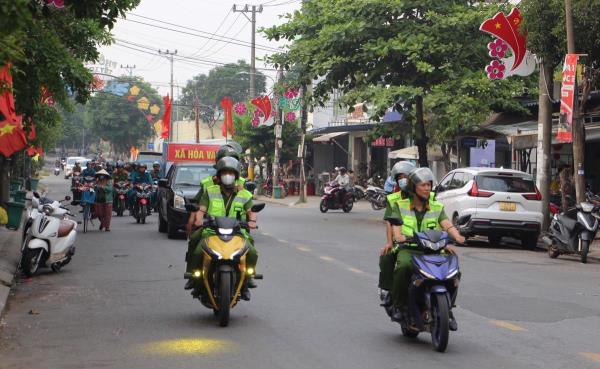 Xã Hòa Vang ra quân lập lại trật tự đô thị với tinh thần làm đến đâu, dứt điểm đến đó