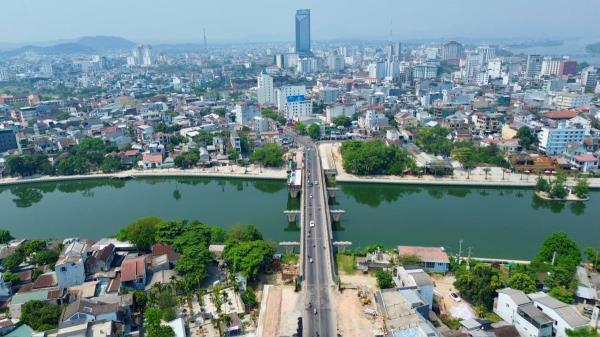 Cầu Vỹ Dạ dang dở giữa lòng đô thị