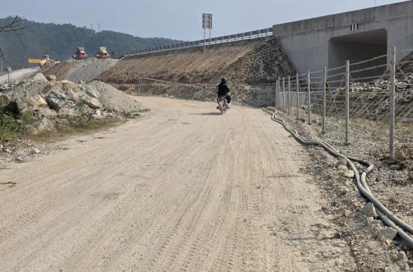 Tiềm ẩn nguy cơ mất an toàn giao thông