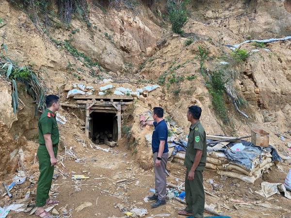 Xử lý triệt để tình trạng khai thác vàng trái phép