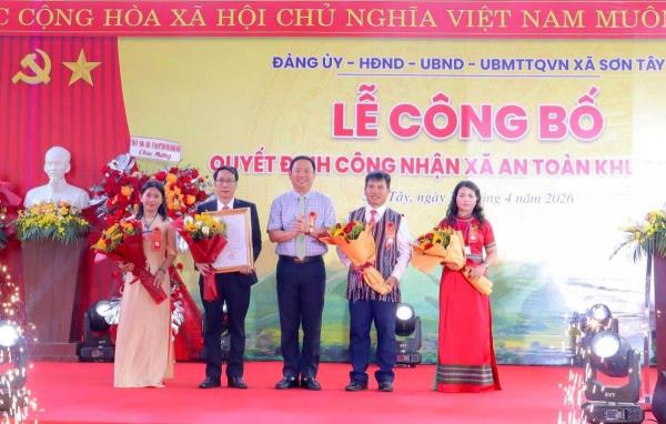Sơn Tây đón nhận danh hiệu xã An toàn khu thời kỳ kháng chiến
