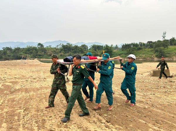 Hai học sinh đuối nước tử vong tại bến phà ở Hiệp Đức