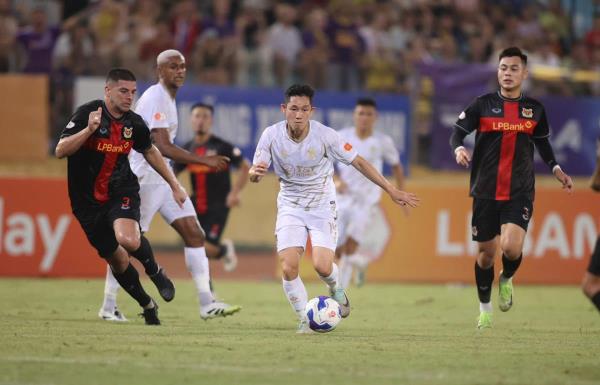 Đấu sớm vòng 20 V-League 2025/26: Long tranh hổ đấu