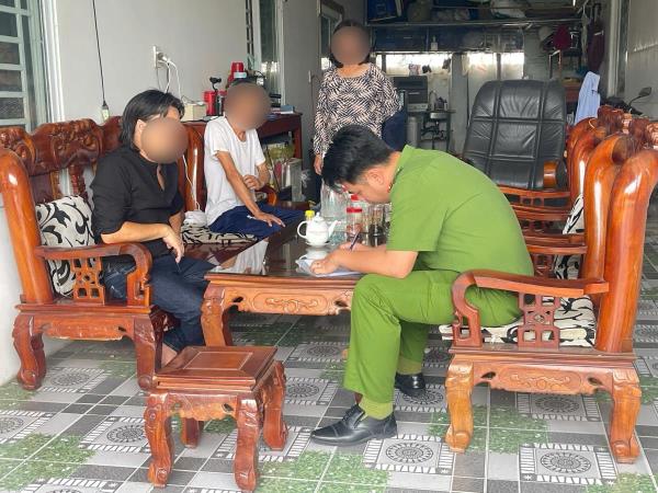 Cảnh sát cơ động kịp thời ngăn chặn vụ rượt chém trên đường phố