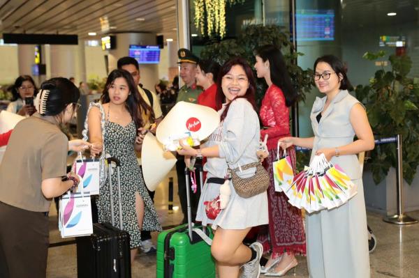 Đà Nẵng đón 1.460 chuyến bay dịp lễ 30/4 - 1/5