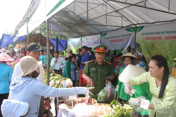 Sôi nổi Lễ hội rau và Phiên chợ nông sản xã Hòa Vang năm 2026