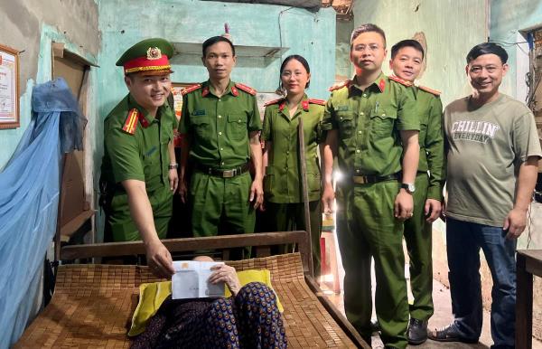 Đẩy mạnh công tác dân vận trong giải quyết thủ tục hành chính