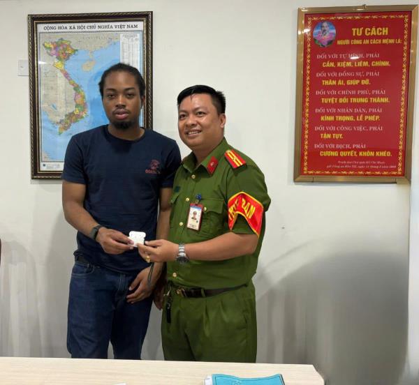 Kịp thời hỗ trợ du khách nước ngoài tìm lại tài sản thất lạc