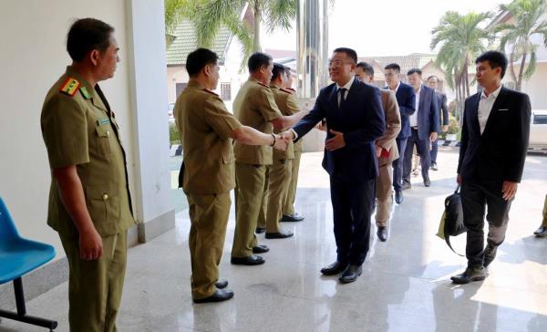 Công an TP Đà Nẵng thăm, chúc Tết Bunpimay Công an tỉnh Champasak