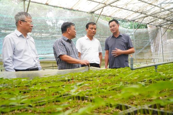 Không để các xã miền núi tụt lại phía sau