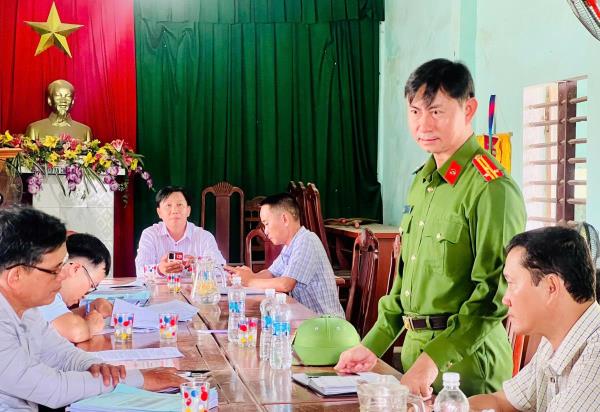 Công an cơ sở bám dân, gần dân