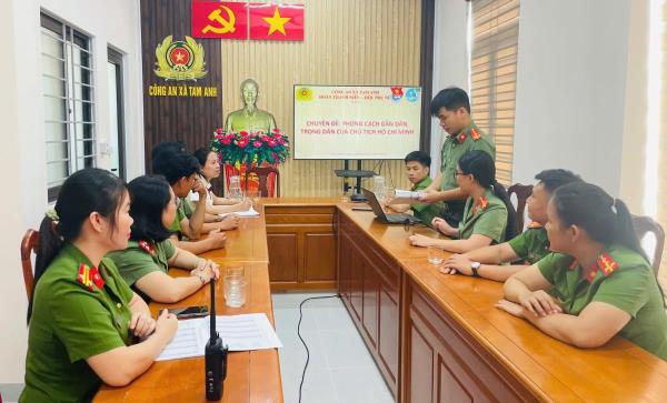 Công an xã Tam Anh tổ chức các hoạt động nhân kỷ niệm ngày sinh của Chủ tịch Hồ Chí Minh