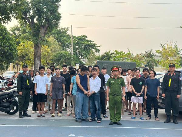 Công an TPHCM bắt ca sĩ Long Nhật, Sơn Ngọc Minh cùng gần 70 đối tượng liên quan ma túy